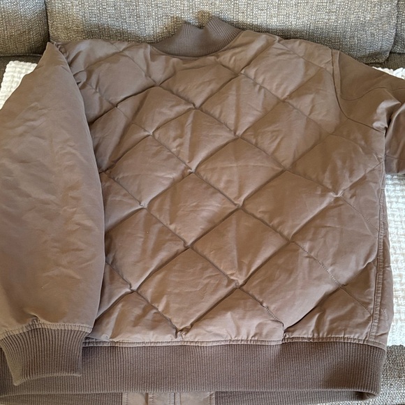 BNWOT Eddie Bauer 1936 Skyliner Model  Quilted Jacket Down - Picture 11 of 13